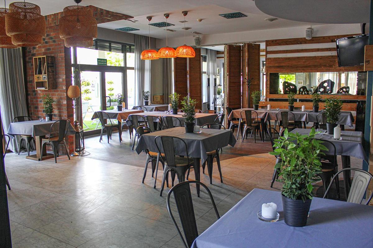 Willa Port Ostróda Εξωτερικό φωτογραφία Restaurant