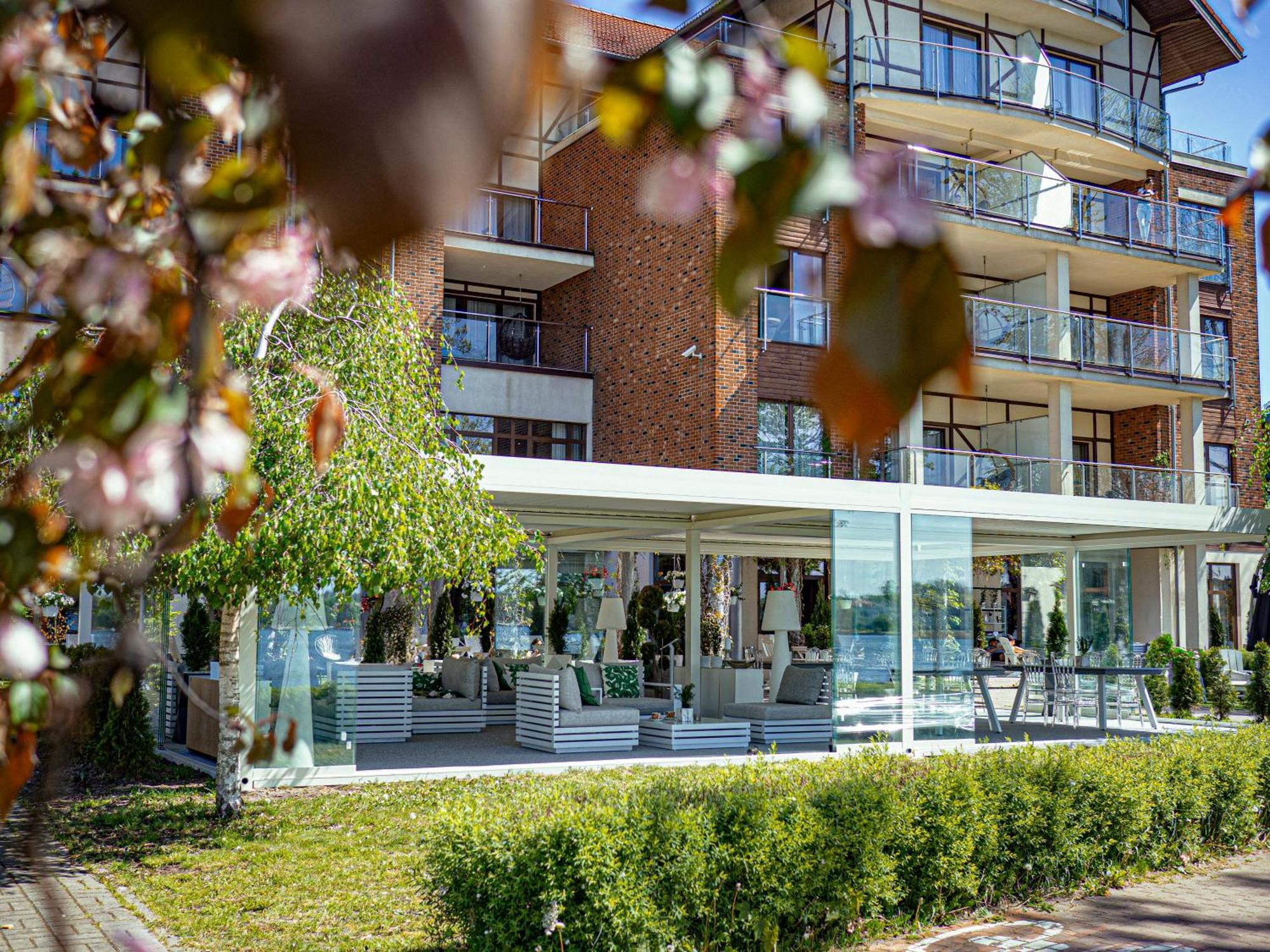 Willa Port Ostróda Εξωτερικό φωτογραφία The hotel's main entrance
